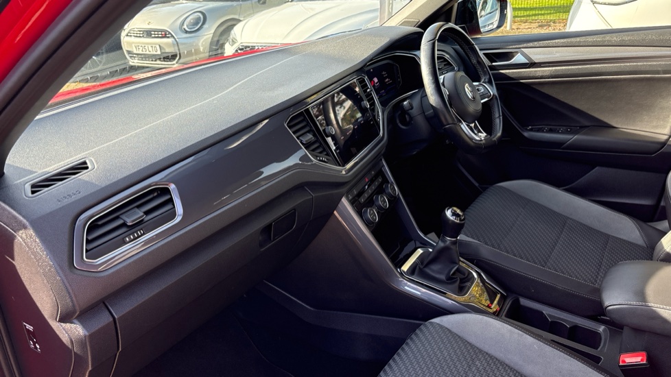 Volkswagen T-Roc 1.5 TSI EVO R-Line 5dr Petrol Hatchback - Image 2