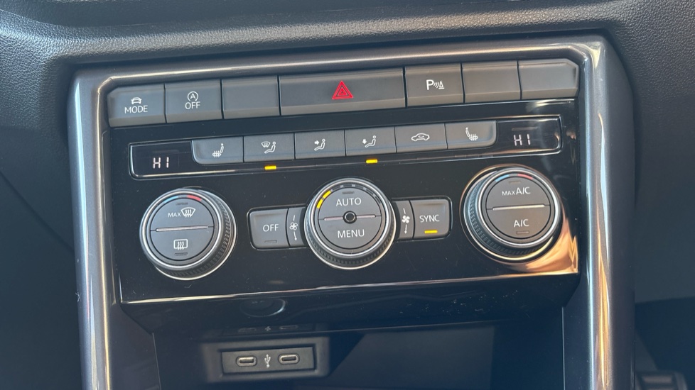 Volkswagen T-Roc 1.5 TSI EVO R-Line 5dr Petrol Hatchback - Image 13