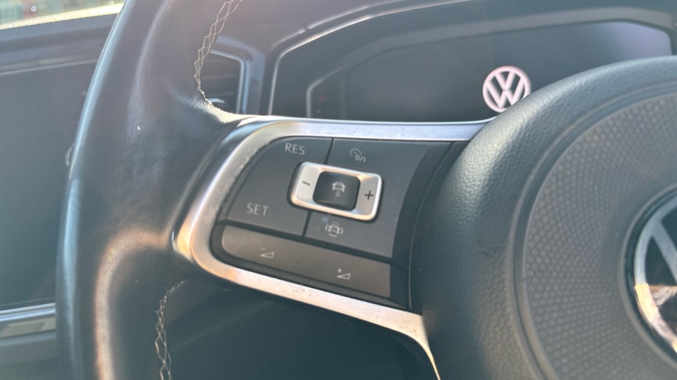 Volkswagen T-Roc 1.5 TSI EVO R-Line 5dr Petrol Hatchback - Image 17