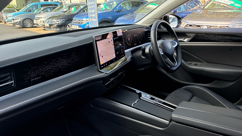 Volkswagen Passat 1.5 TSI eHybrid Elegance 5dr DSG Estate - Image 2