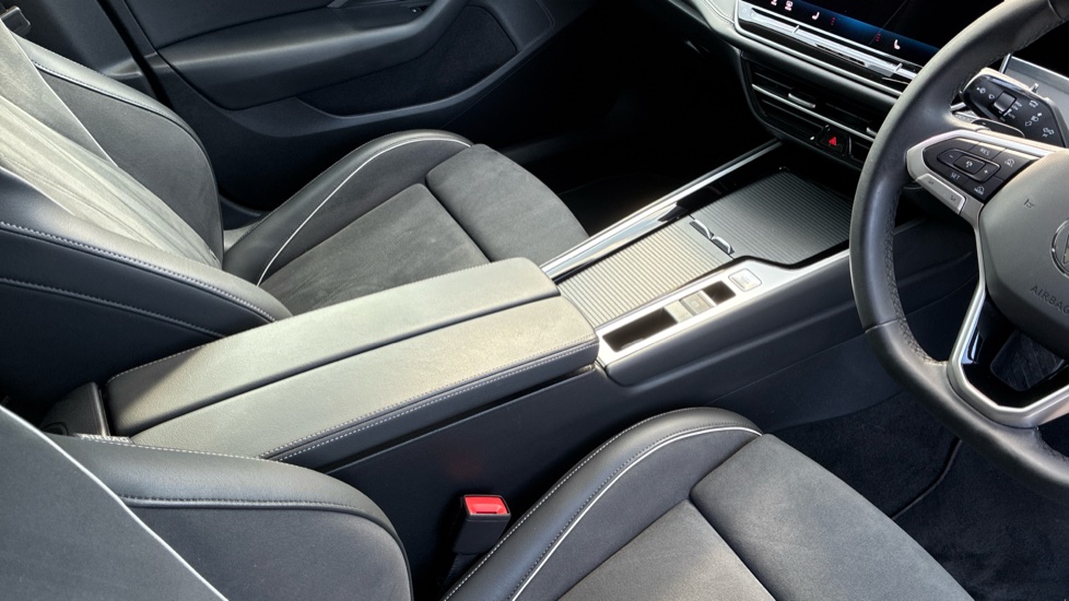 Volkswagen Passat 1.5 TSI eHybrid Elegance 5dr DSG Estate - Image 14