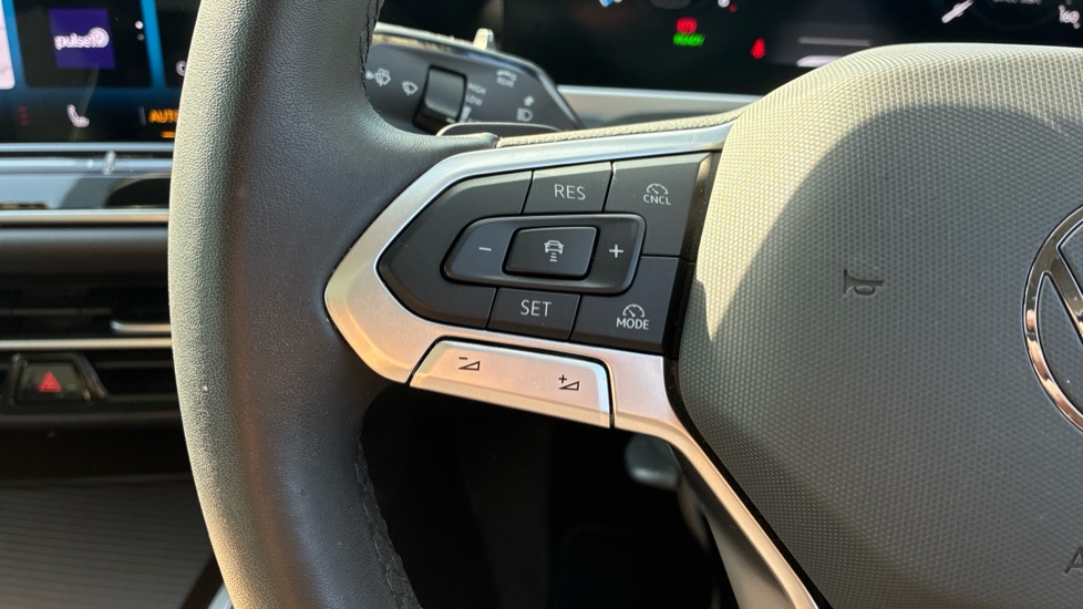 Volkswagen Passat 1.5 TSI eHybrid Elegance 5dr DSG Estate - Image 17