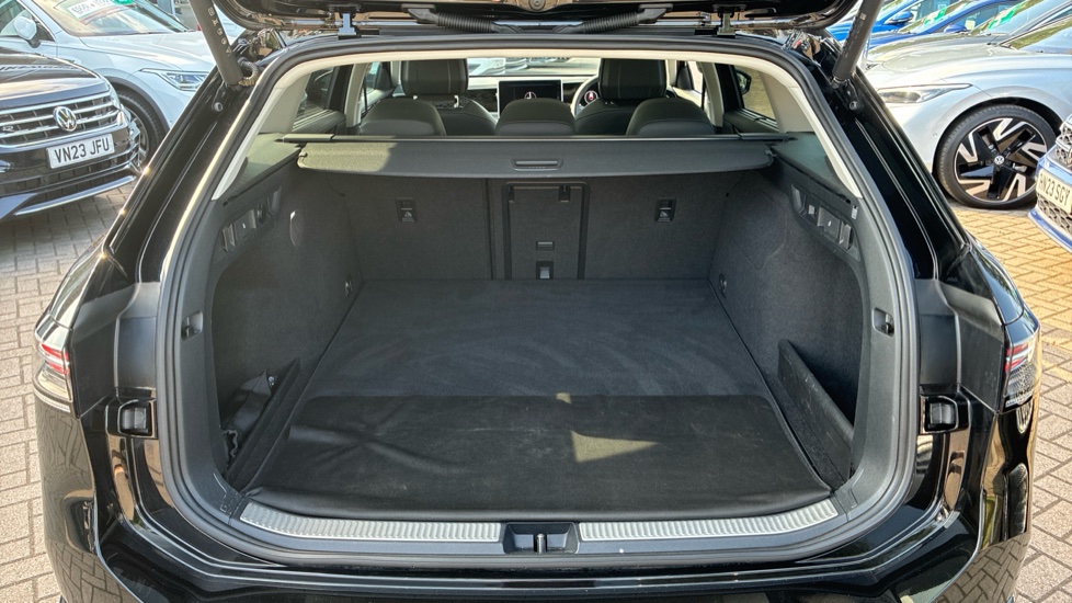 Volkswagen Passat 1.5 TSI eHybrid Elegance 5dr DSG Estate - Image 20
