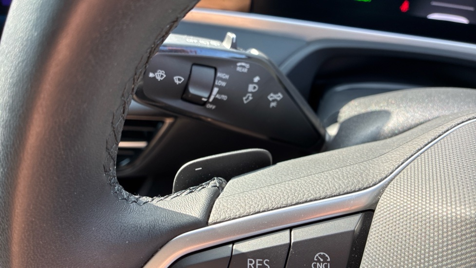 Volkswagen Passat 1.5 TSI eHybrid Elegance 5dr DSG Estate - Image 24