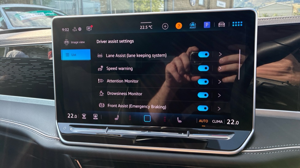 Volkswagen Passat 1.5 TSI eHybrid Elegance 5dr DSG Estate - Image 26