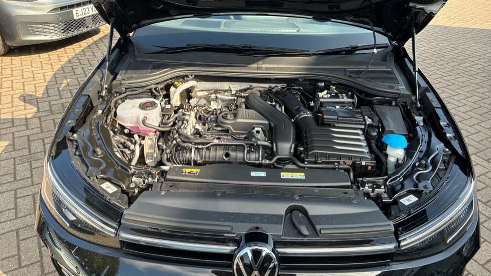 Volkswagen Passat 1.5 TSI eHybrid Elegance 5dr DSG Estate - Image 37