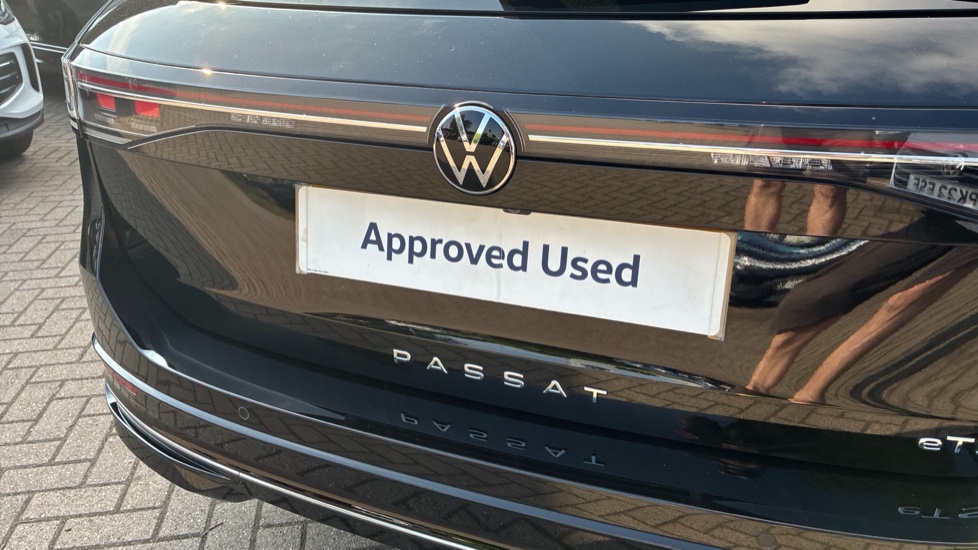Volkswagen Passat 1.5 TSI eHybrid Elegance 5dr DSG Estate - Image 42