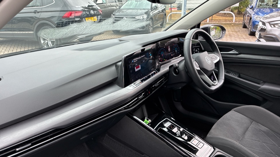 Volkswagen Golf 1.5 eTSI Style 5dr DSG Petrol Hatchback - Image 2