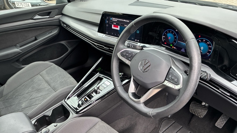 Volkswagen Golf 1.5 eTSI Style 5dr DSG Petrol Hatchback - Image 6