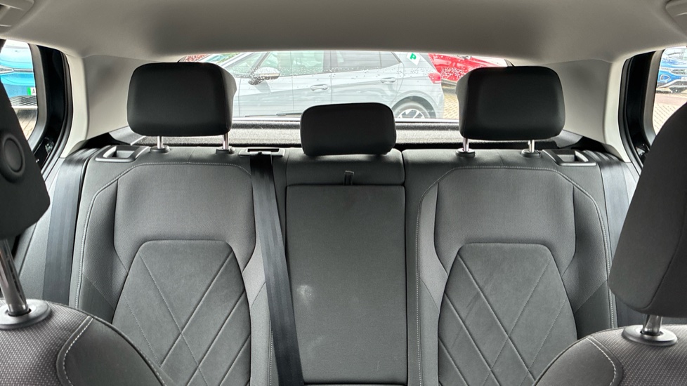 Volkswagen Golf 1.5 eTSI Style 5dr DSG Petrol Hatchback - Image 16
