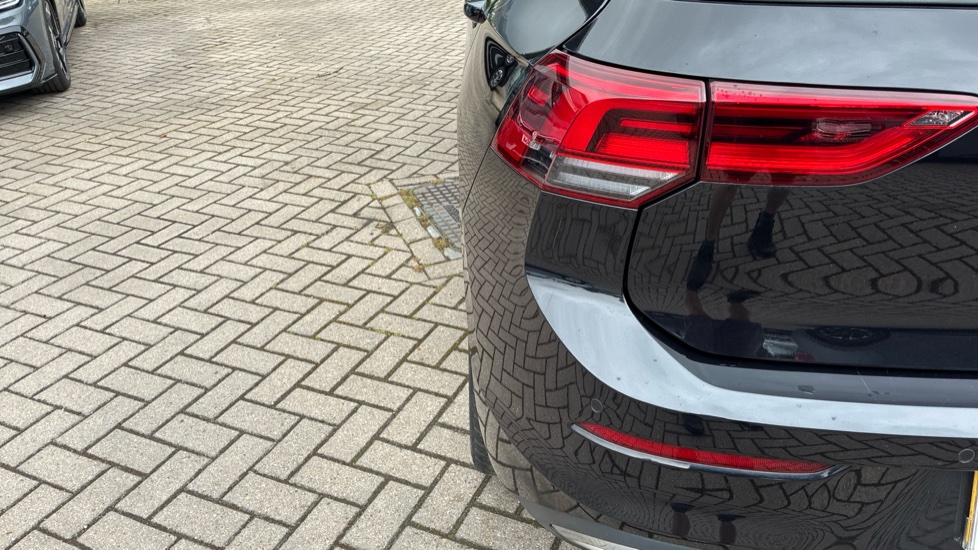 Volkswagen Golf 1.5 eTSI Style 5dr DSG Petrol Hatchback - Image 39