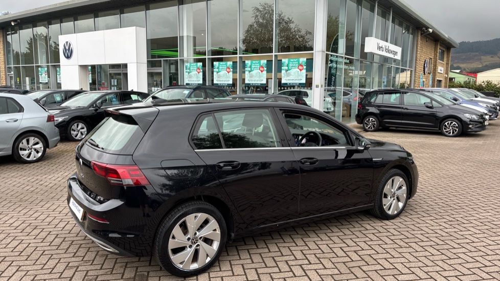 Volkswagen Golf 1.5 eTSI Style 5dr DSG Petrol Hatchback - Image 44