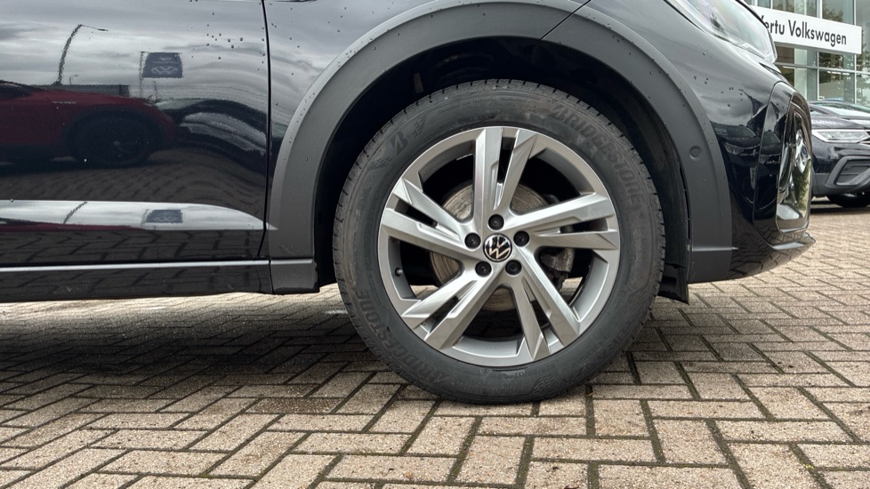 Volkswagen Taigo 1.5 TSI 150 R-Line 5dr DSG Petrol Hatchback - Image 5