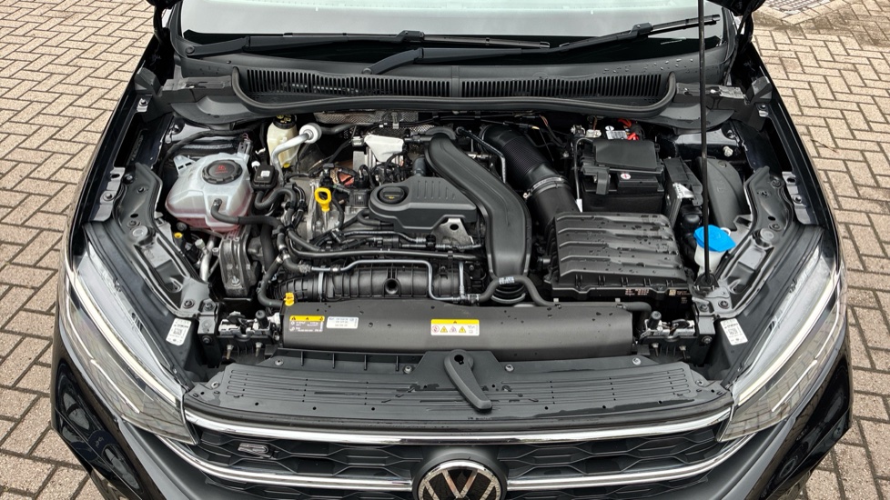 Volkswagen Taigo 1.5 TSI 150 R-Line 5dr DSG Petrol Hatchback - Image 41