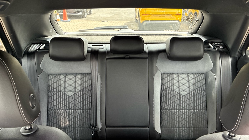 Volkswagen T-Roc 1.5 TSI R-Line 5dr Petrol Hatchback - Image 16