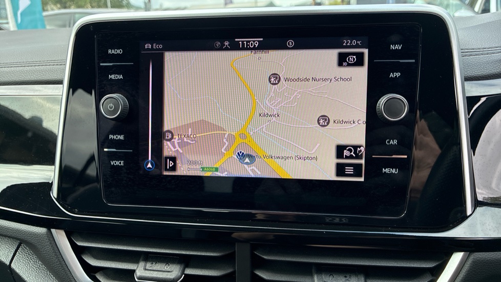 Volkswagen T-Roc 1.5 TSI R-Line 5dr Petrol Hatchback - Image 28