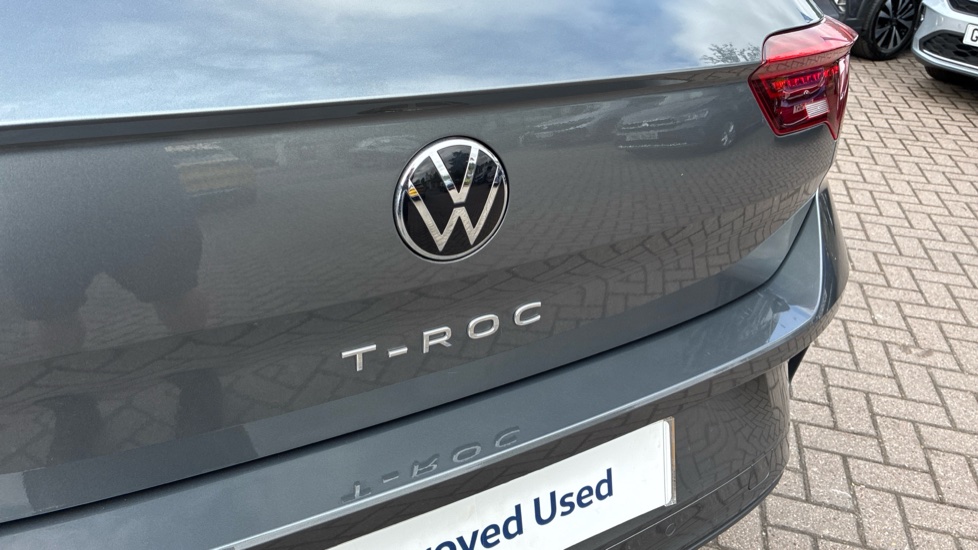 Volkswagen T-Roc 1.5 TSI R-Line 5dr Petrol Hatchback - Image 43
