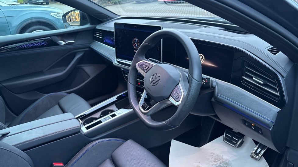 Volkswagen Passat 1.5 TSI eHybrid Black Edition 5dr DSG Estate - Image 6