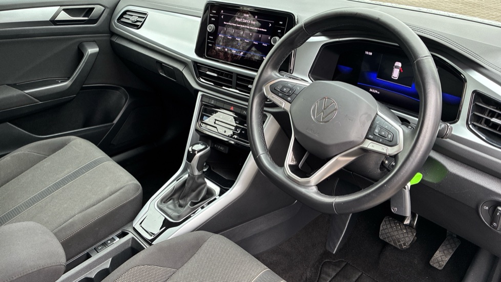 Volkswagen T-Roc 1.5 TSI Life 5dr DSG Petrol Hatchback - Image 6