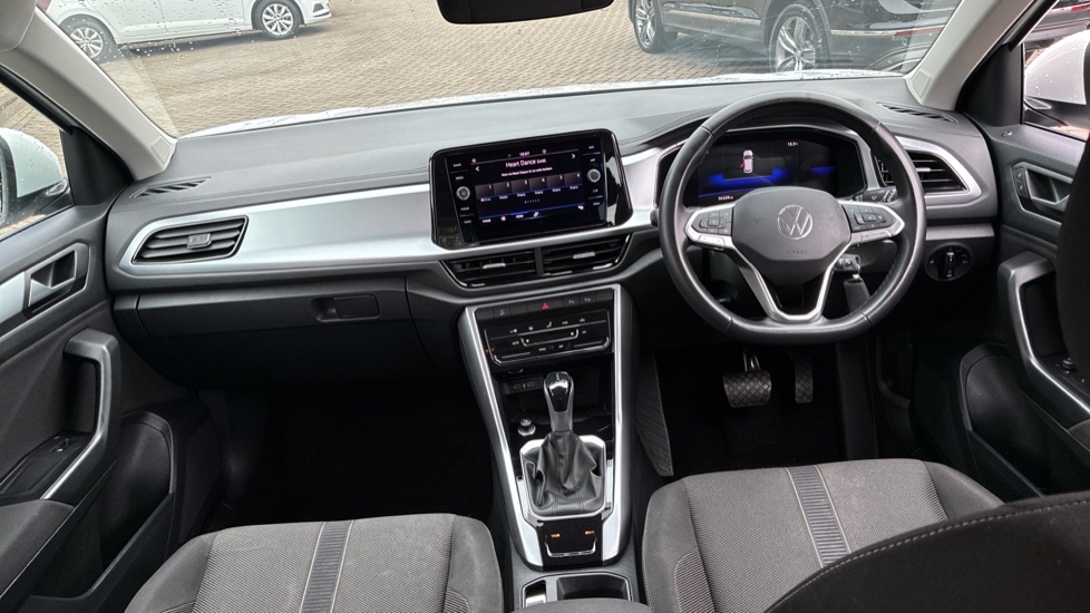 Volkswagen T-Roc 1.5 TSI Life 5dr DSG Petrol Hatchback - Image 9