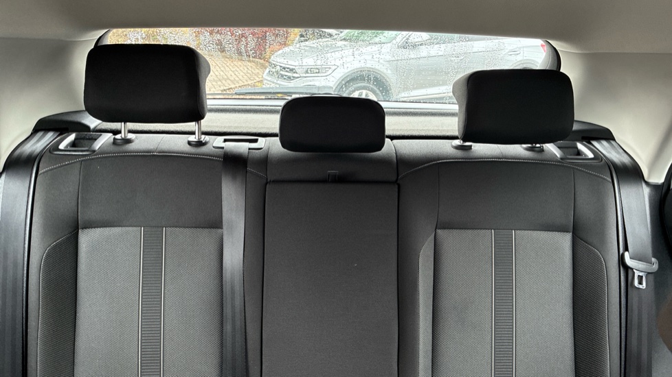 Volkswagen T-Roc 1.5 TSI Life 5dr DSG Petrol Hatchback - Image 16