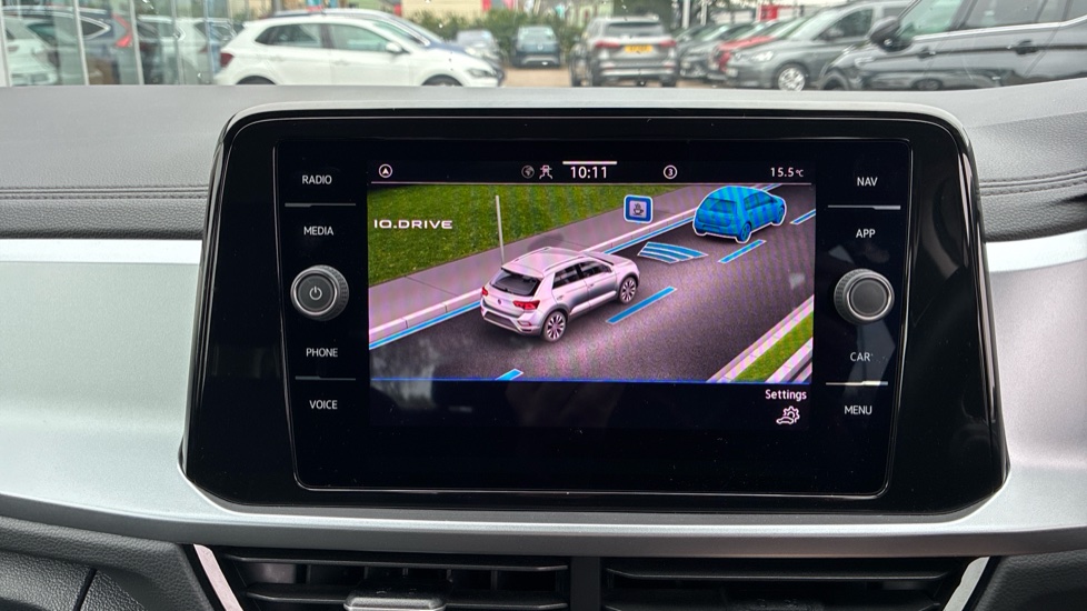 Volkswagen T-Roc 1.5 TSI Life 5dr DSG Petrol Hatchback - Image 27
