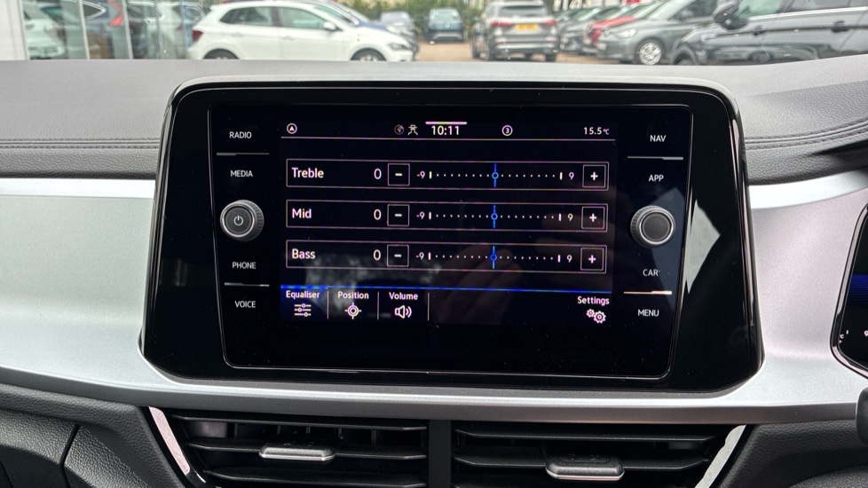 Volkswagen T-Roc 1.5 TSI Life 5dr DSG Petrol Hatchback - Image 28