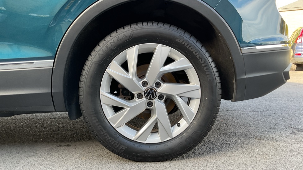 Volkswagen Tiguan 1.5 TSI 150 Life 5dr DSG Petrol Estate - Image 5