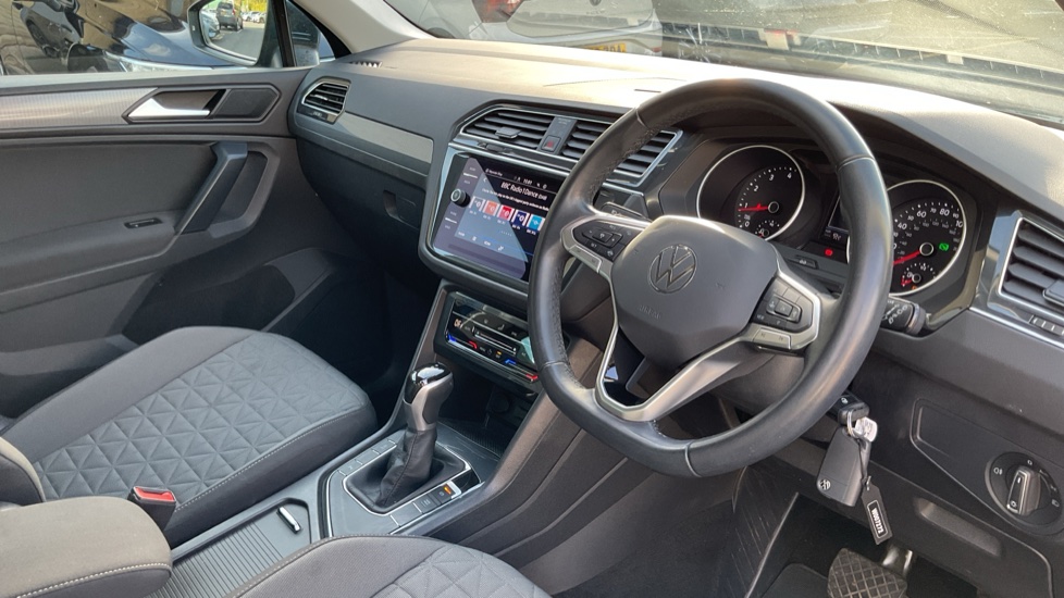 Volkswagen Tiguan 1.5 TSI 150 Life 5dr DSG Petrol Estate - Image 6