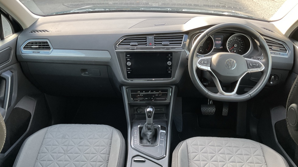 Volkswagen Tiguan 1.5 TSI 150 Life 5dr DSG Petrol Estate - Image 9