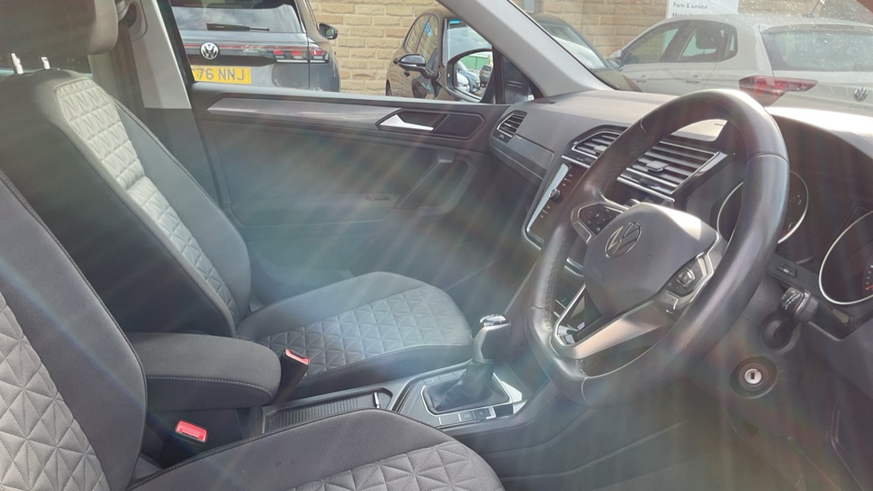 Volkswagen Tiguan 1.5 TSI 150 Life 5dr DSG Petrol Estate - Image 15