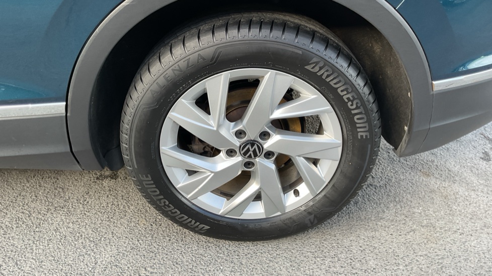 Volkswagen Tiguan 1.5 TSI 150 Life 5dr DSG Petrol Estate - Image 24