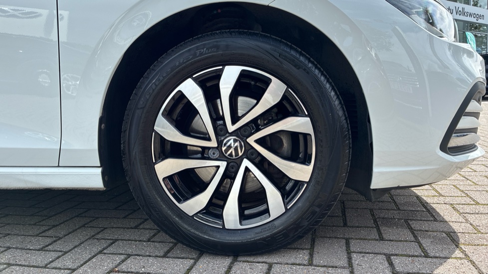 Volkswagen Golf 1.5 TSI Active 5dr Petrol Hatchback - Image 5