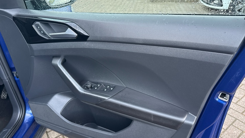 Volkswagen T-Cross 1.0 TSI Black Edition 5dr Petrol Estate - Image 19