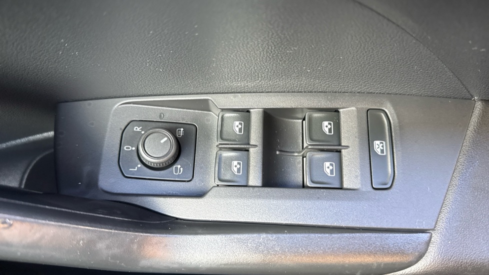 Volkswagen T-Cross 1.0 TSI Black Edition 5dr Petrol Estate - Image 42