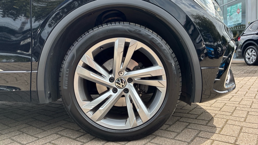 Volkswagen Tiguan 2.0 TDI R-Line Edition 5dr DSG Diesel Estate - Image 5