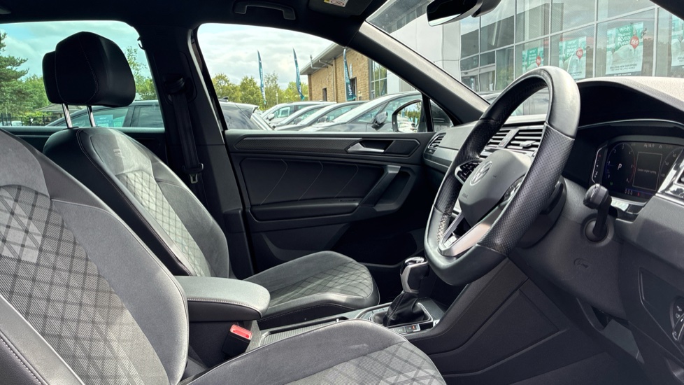 Volkswagen Tiguan 2.0 TDI R-Line Edition 5dr DSG Diesel Estate - Image 15