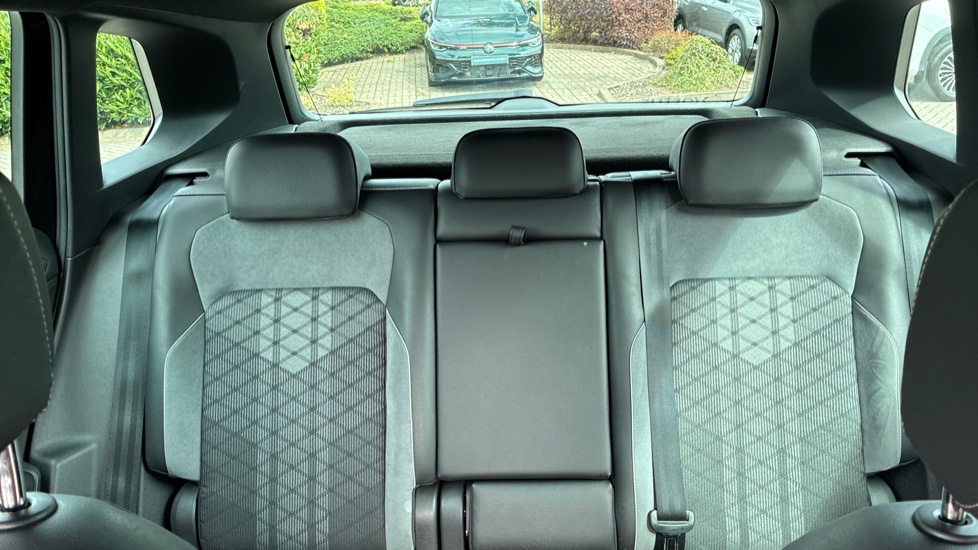 Volkswagen Tiguan 2.0 TDI R-Line Edition 5dr DSG Diesel Estate - Image 16