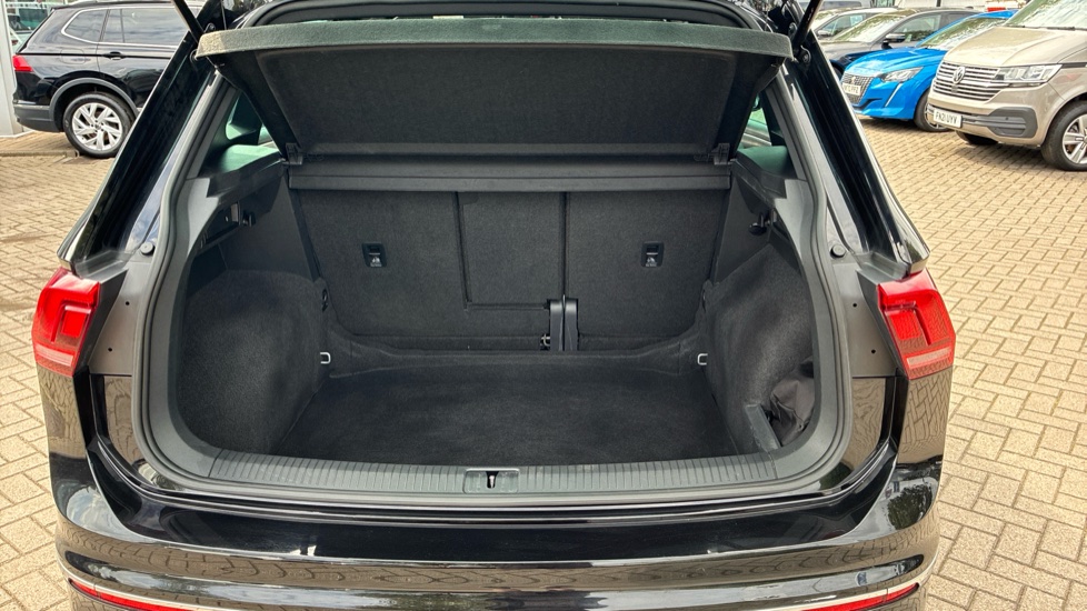 Volkswagen Tiguan 2.0 TDI R-Line Edition 5dr DSG Diesel Estate - Image 20