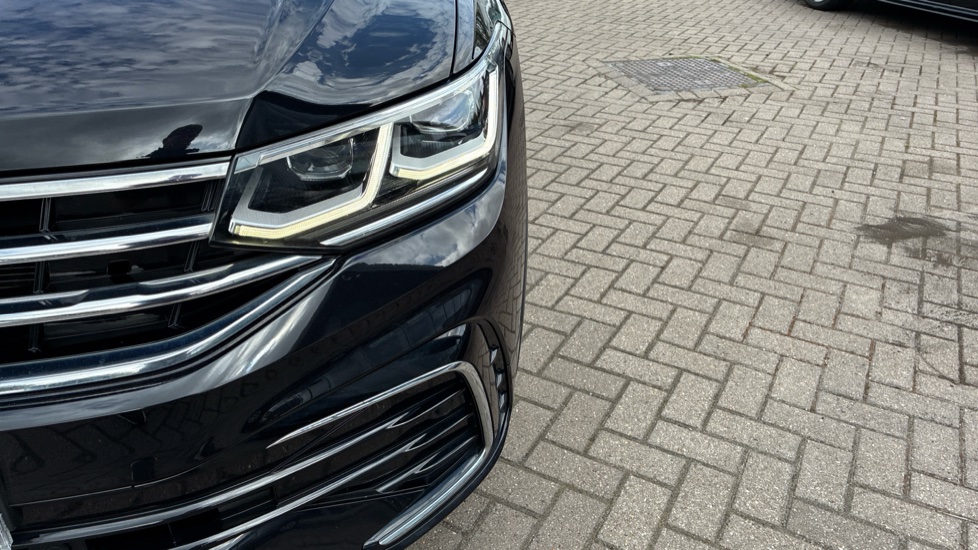 Volkswagen Tiguan 2.0 TDI R-Line Edition 5dr DSG Diesel Estate - Image 39