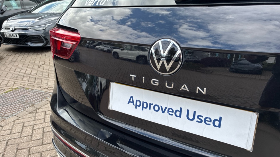 Volkswagen Tiguan 2.0 TDI R-Line Edition 5dr DSG Diesel Estate - Image 45
