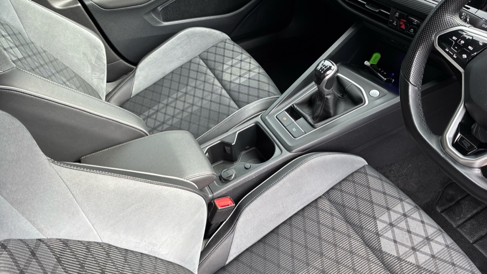 Volkswagen Golf 1.5 TSI R-Line 5dr Petrol Hatchback - Image 14