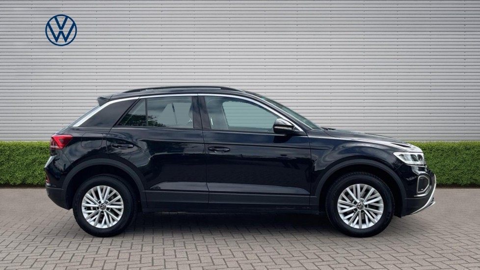 Volkswagen T-Roc 1.5 TSI Life 5dr DSG Petrol Hatchback - Image 4
