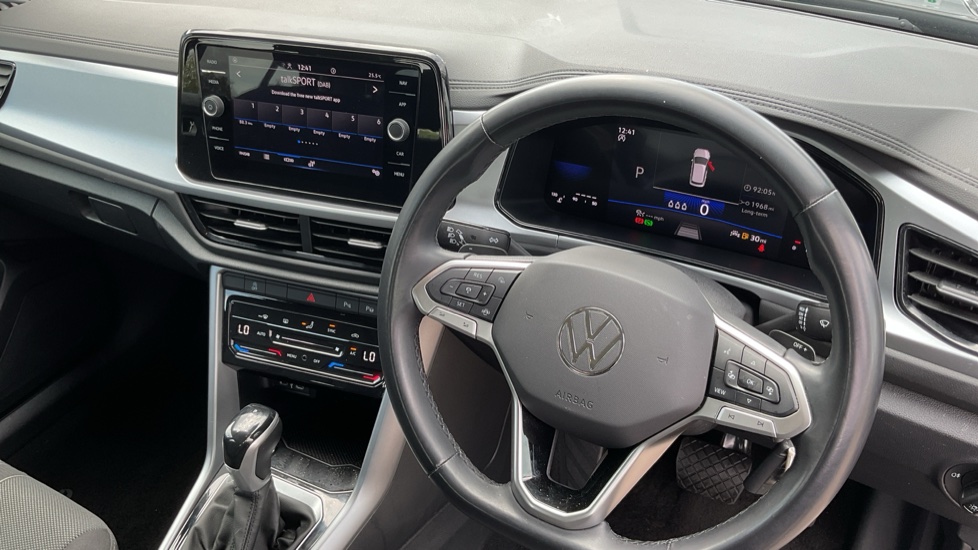 Volkswagen T-Roc 1.5 TSI Life 5dr DSG Petrol Hatchback - Image 6