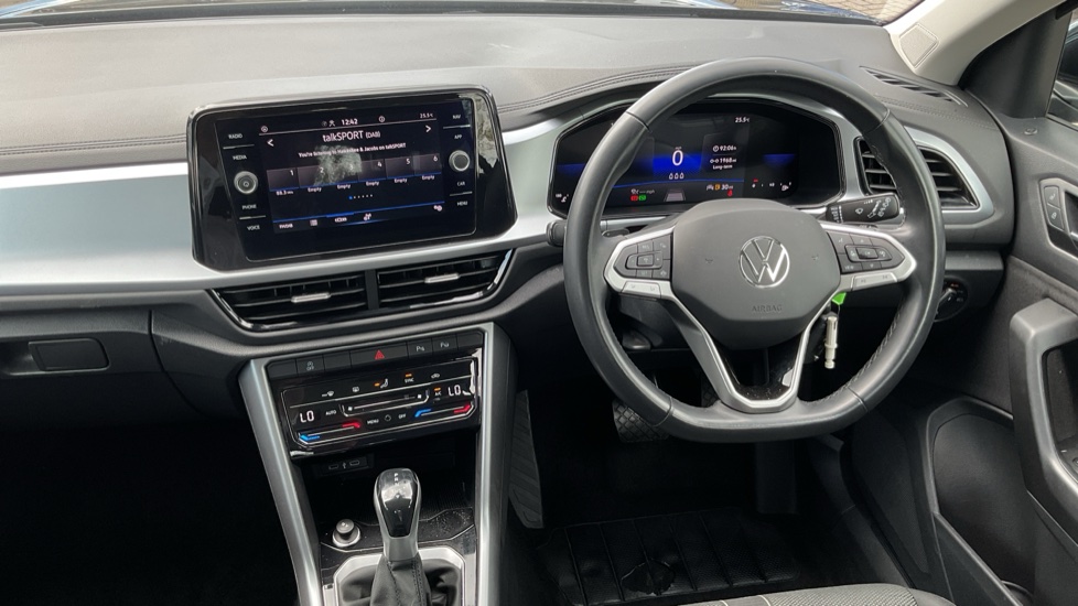 Volkswagen T-Roc 1.5 TSI Life 5dr DSG Petrol Hatchback - Image 9