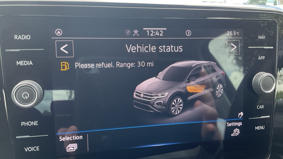 Volkswagen T-Roc 1.5 TSI Life 5dr DSG Petrol Hatchback - Image 12