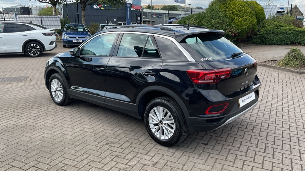Volkswagen T-Roc 1.5 TSI Life 5dr DSG Petrol Hatchback - Image 21