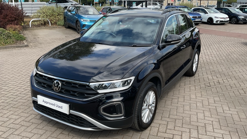 Volkswagen T-Roc 1.5 TSI Life 5dr DSG Petrol Hatchback - Image 31