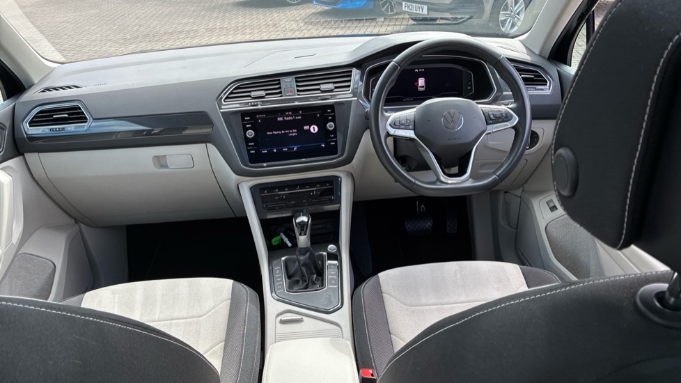 Volkswagen Tiguan 1.5 TSI 150 Elegance 5dr DSG Petrol Estate - Image 9