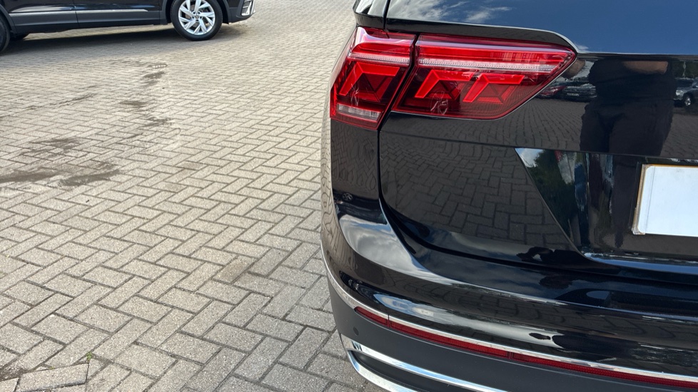 Volkswagen Tiguan 1.5 TSI 150 Elegance 5dr DSG Petrol Estate - Image 38
